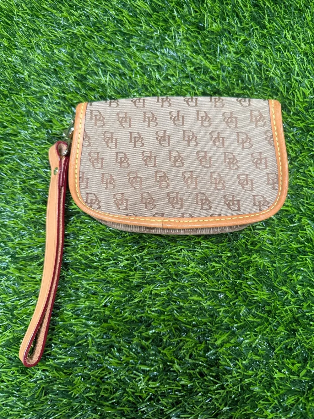 Dooney & Bourke Brown Tan Signature Canvas Wristlet Clutch Wallet Leather Strap
